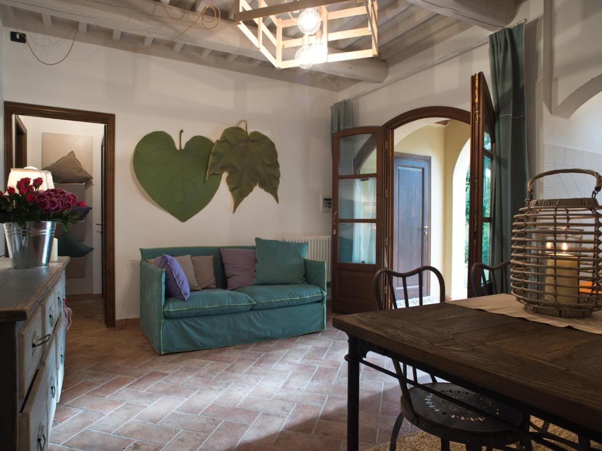 San Ruffino Apartments Lari Exterior photo
